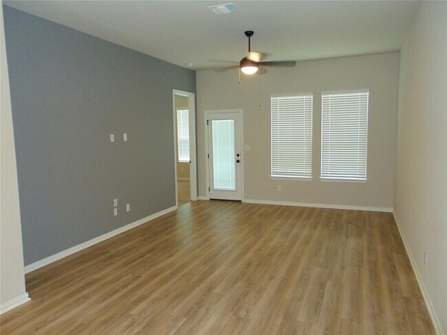 Building Photo - 468 Milkwood Ter