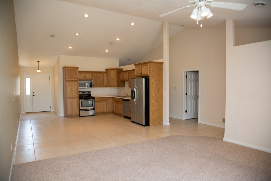 Building Photo - 2270 Fawn View Dr