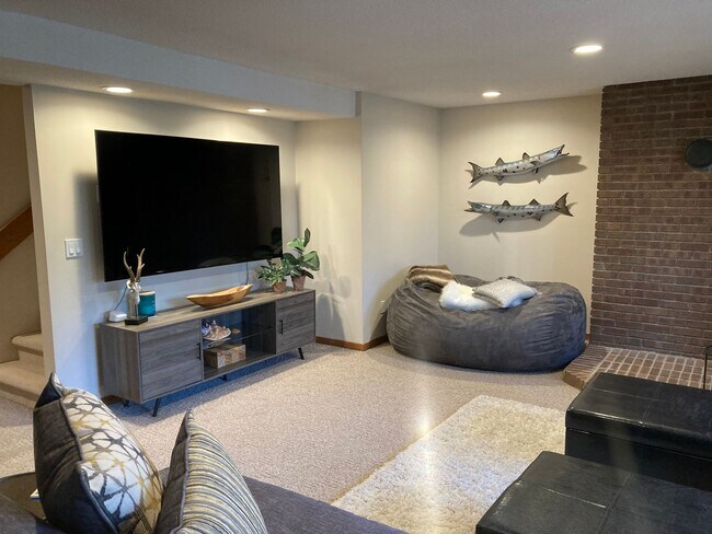 Building Photo - Sophisticated Condo Retreat on Old Mission Peninsula