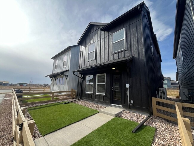 Building Photo - Brand New Home in Mosaic