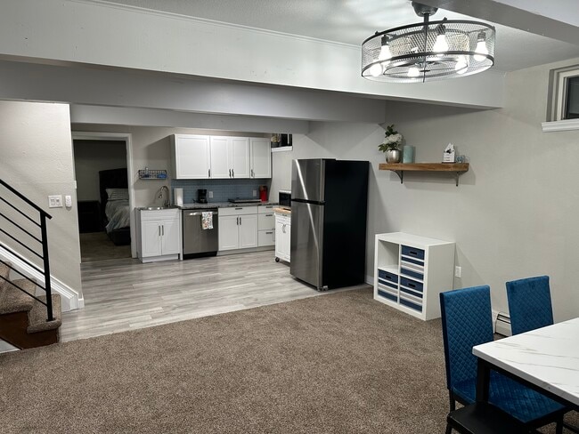 Building Photo - 11916 Barrett St