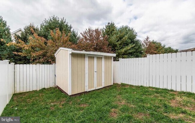 Building Photo - 222 Mary Jane Ln