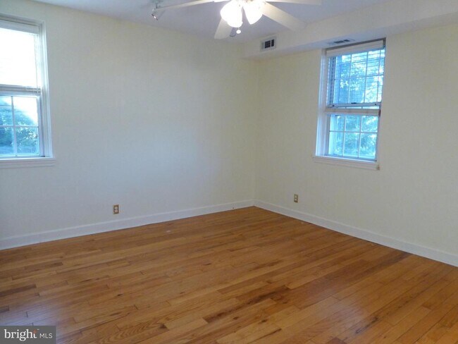 Building Photo - 4807 S 28th St