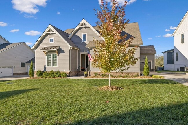 Building Photo - Luxurious living space *Fully furnished and impeccably designed*