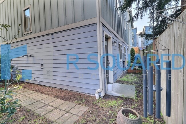 Building Photo - 12037 35th Ave NE