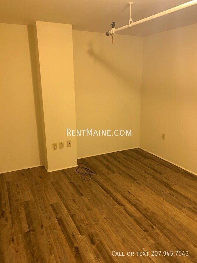 Building Photo - 2412 Western Ave