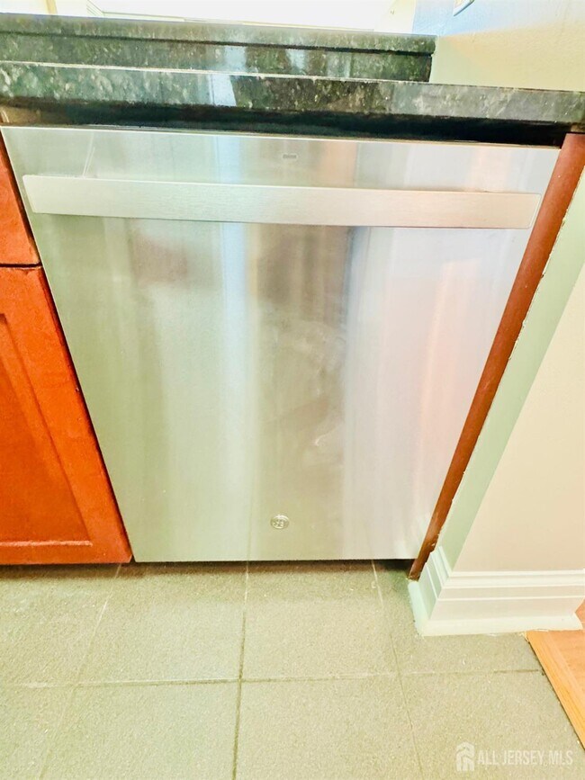 Building Photo - 1 Spring St