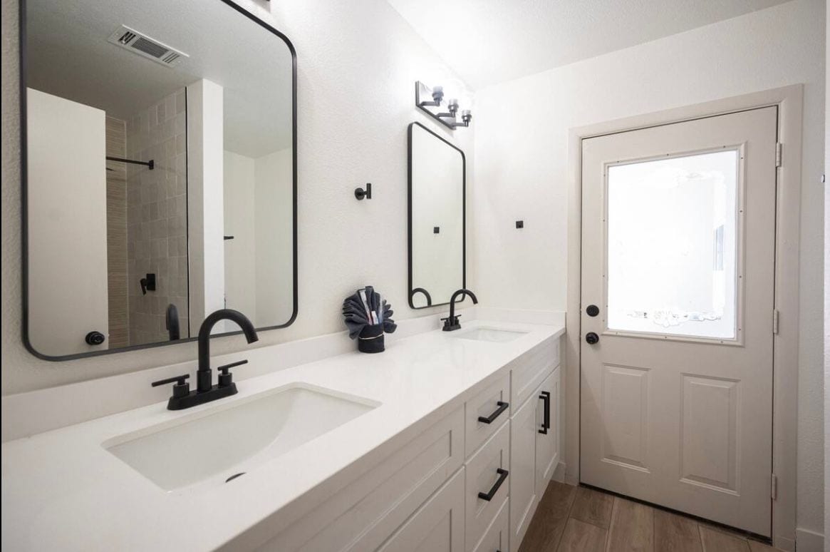 Building Photo - 6160 W Katella Ave