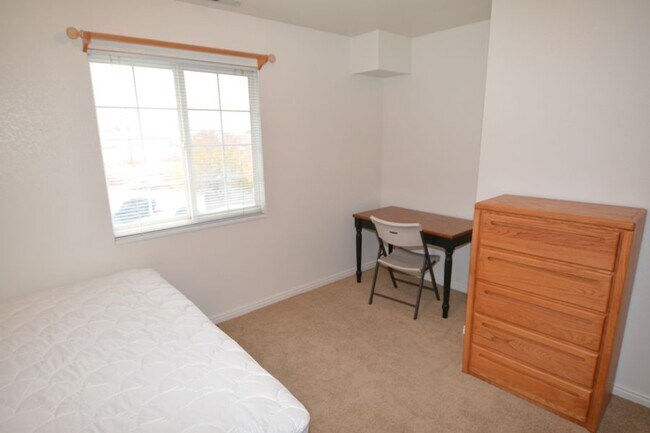 Building Photo - 146 W 1230 N