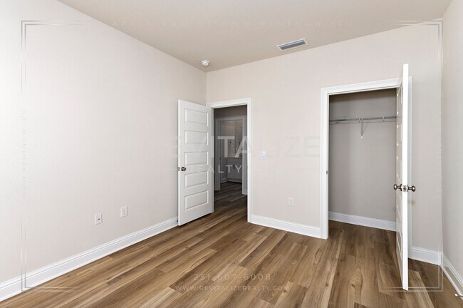 Building Photo - Brand-New 5BR Fairhope Home on Corner Lot with Garage