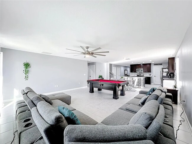 Building Photo - 744 Simone Ct