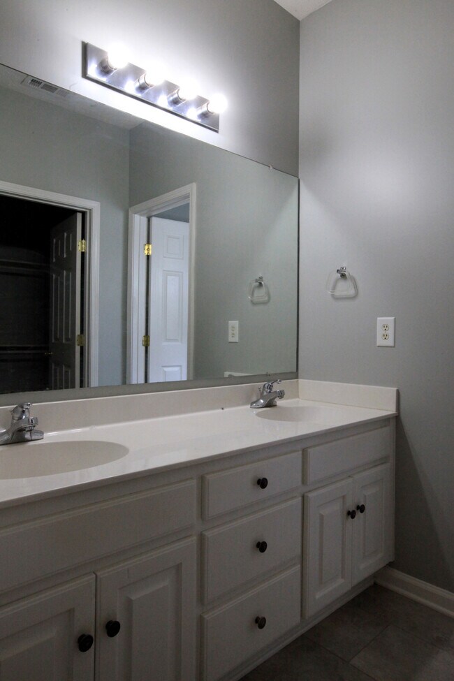 Building Photo - 2105 Academy Way