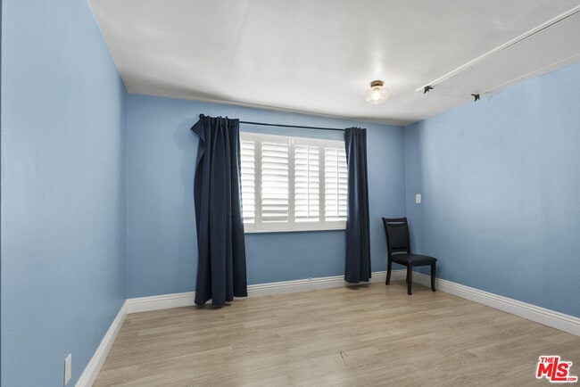 Building Photo - 745 Oxford Ave