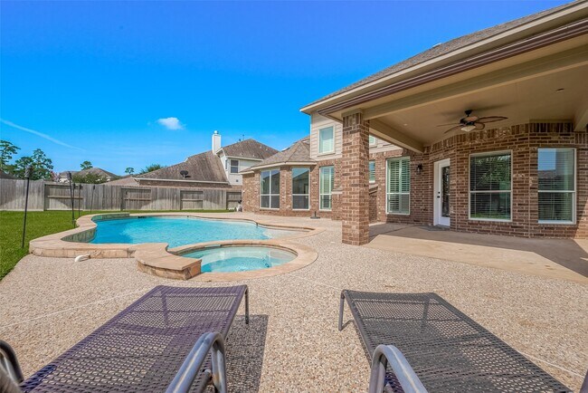 Building Photo - 25218 Auburn Bend Dr