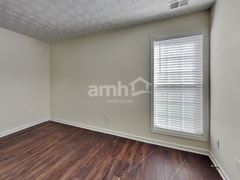 Building Photo - 104 Arbor Creek Way