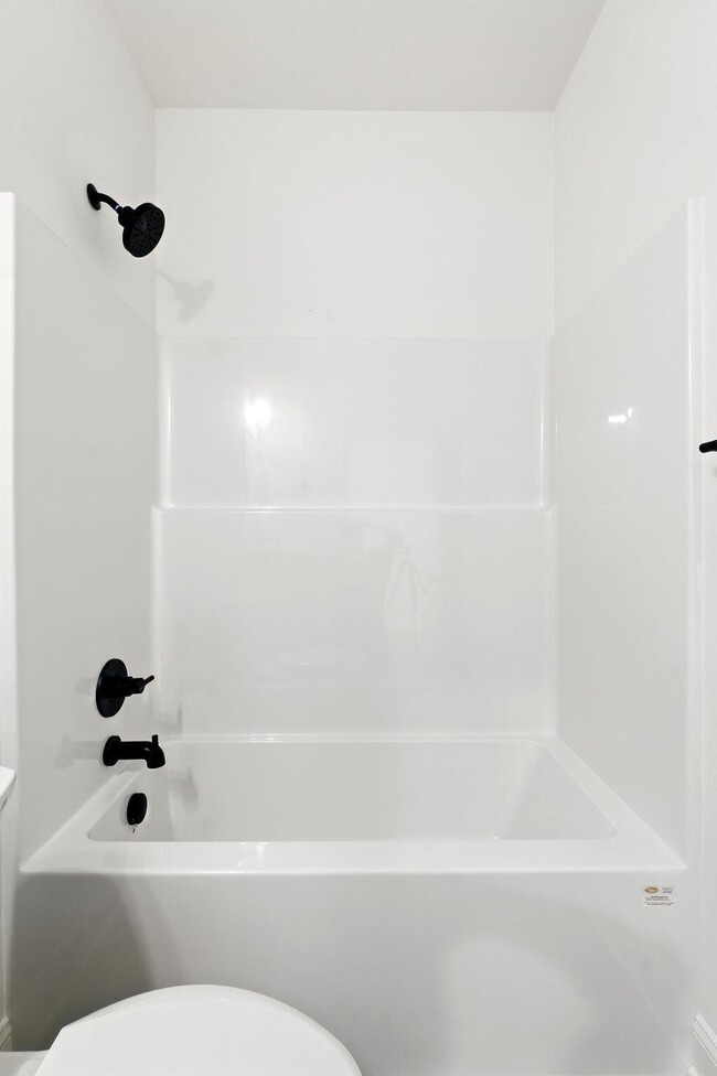 Building Photo - 1108 Mission Dr