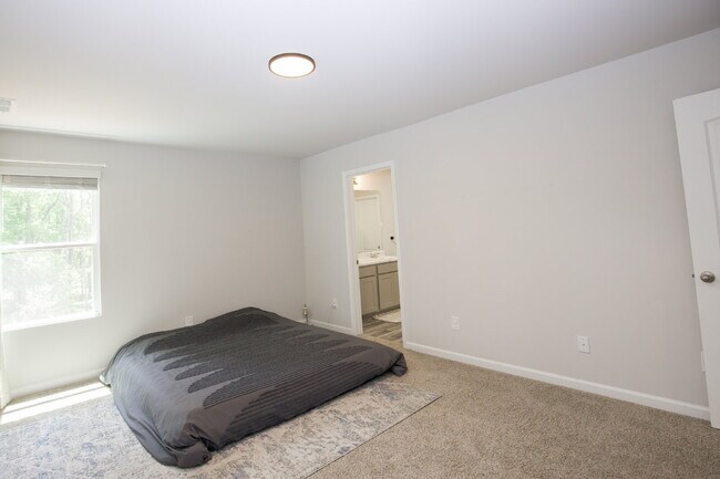 Building Photo - "Charming 3-Bed Oasis with 2.5 Baths on Century Lane, Cameron – Spacious 1744 sq. ft. Retreat!"
