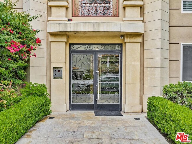 Building Photo - 320 S Willaman Dr