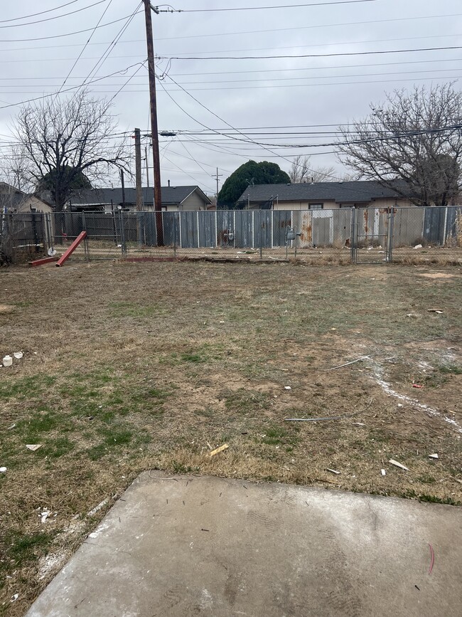 Building Photo - 2403 N Osage St