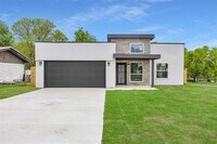 Building Photo - 206 Gilmer St