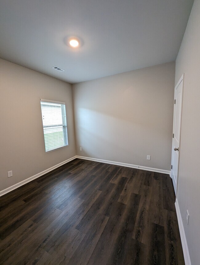 Building Photo - 122 Fellington Ct