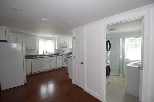 Building Photo - 96 Walnut Ln