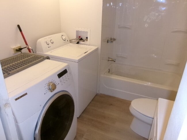 Building Photo - 1321-1323 Five Mile