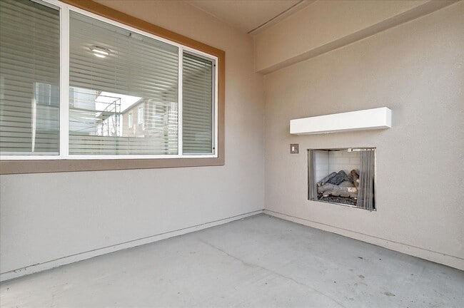Building Photo - FULLY FURNISHED - ALMOST NEW 4 BED, 2.5 BATHS, 2 CAR GARAGE, 1 STORY IN NORTH LAKE COMMUNITY, NOR...