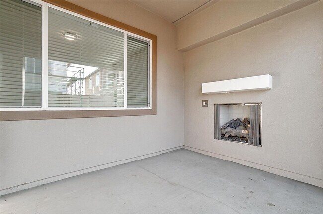 Building Photo - FULLY FURNISHED - BRAND NEW 4 BED, 2.5 BAT...
