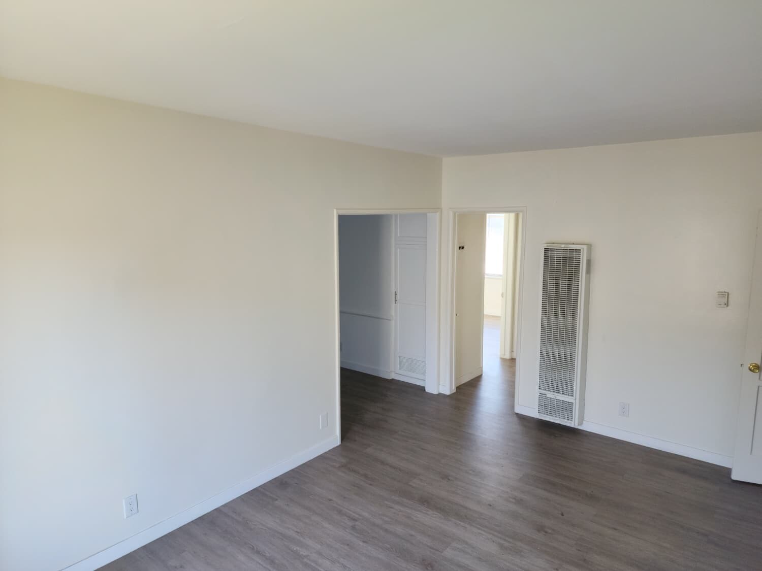 Building Photo - 4767 San Vicente Blvd