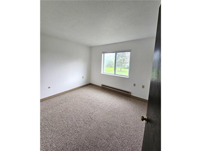 Building Photo - 306 S East St