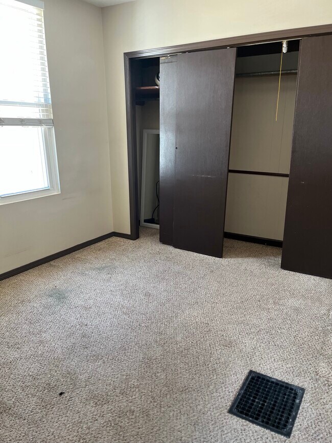 Building Photo - 4915 Loughborough Ave