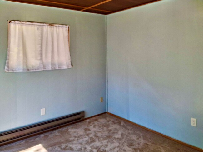 Building Photo - 1588 Quail Ln
