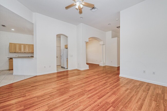 Building Photo - Emerson Square 4 Bedroom Home