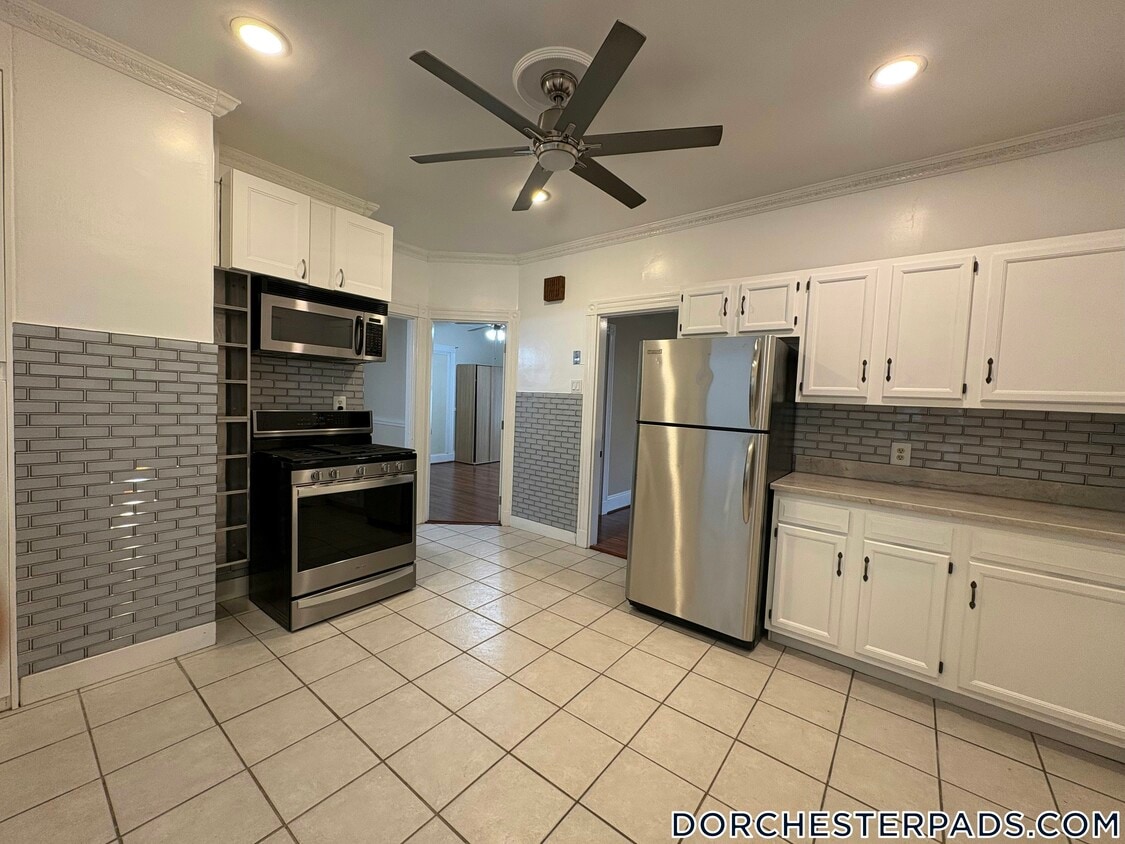 Building Photo - 369 Savin Hill Ave