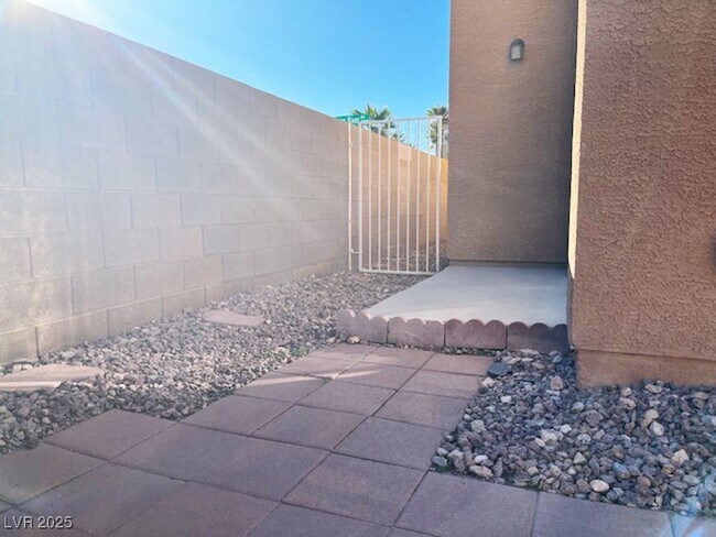 Building Photo - 7078 Glacier River Ave