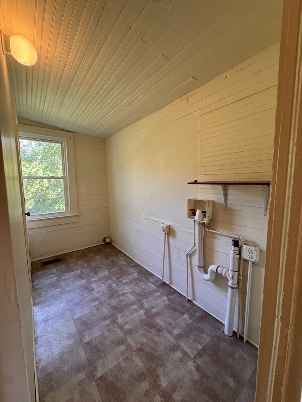 Building Photo - 12294 Mt Rose Dr