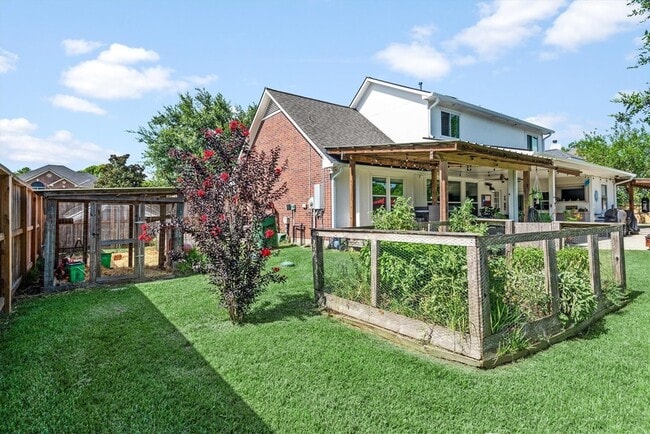 Building Photo - 7034 Robin Meadow St