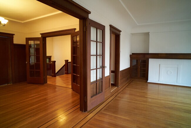 Living room/Dining room - 3918 24th St