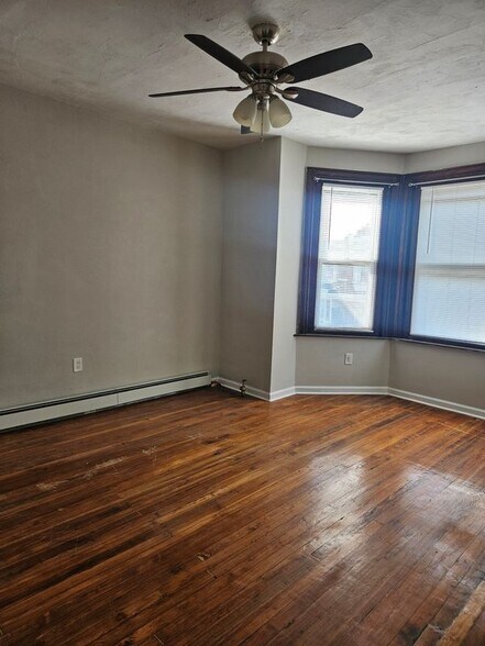 Building Photo - 5325 Webster St