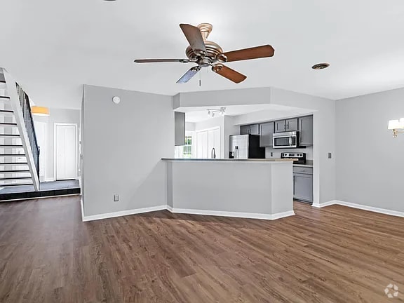 Building Photo - 1120 Monaco Dr
