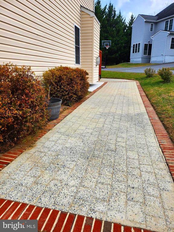 Building Photo - 4018 Tiber Falls Dr