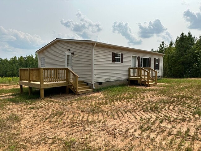 Building Photo - Affordable 3-Bedroom with Master Suite and...