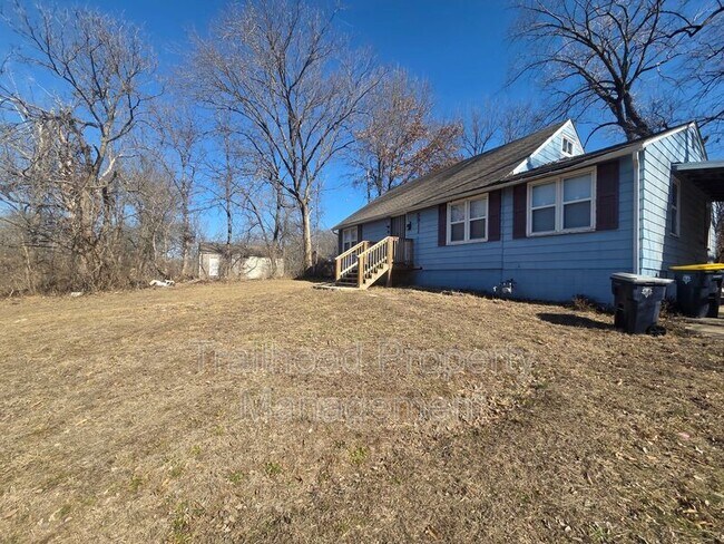 Building Photo - 5911 Cypress Pl