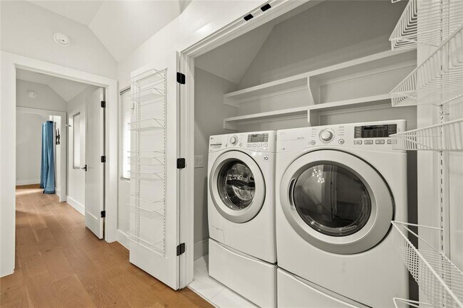 Building Photo - 510 Sacramento Dr