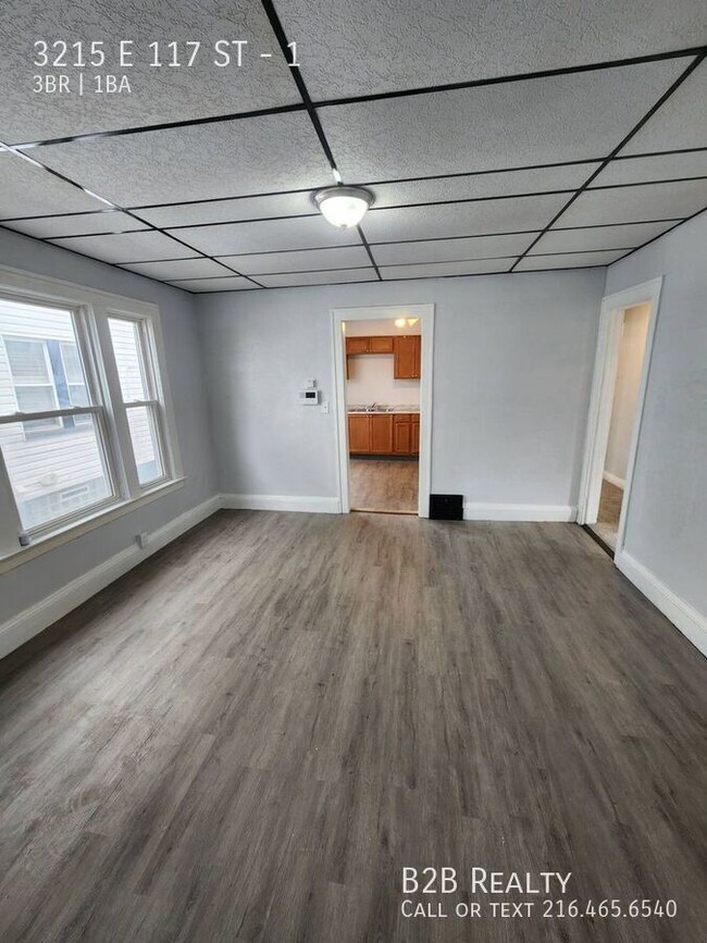 Building Photo - 3215 E 117th St