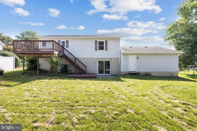 Building Photo - 136 Nightingale Ave