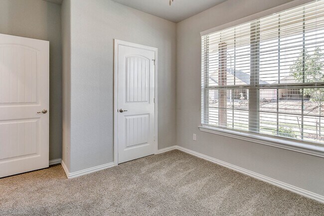 Building Photo - Perfect for Your Growing Family! 1/2 off first Month