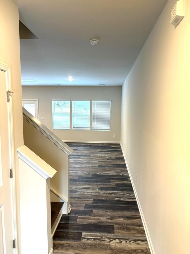 Building Photo - FIRST MONTH FREE - Stunning 3BR 2.5BA Home in Mooresville • 2 Car Garage