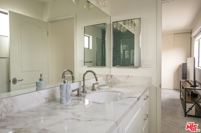 Building Photo - 1248 23rd St